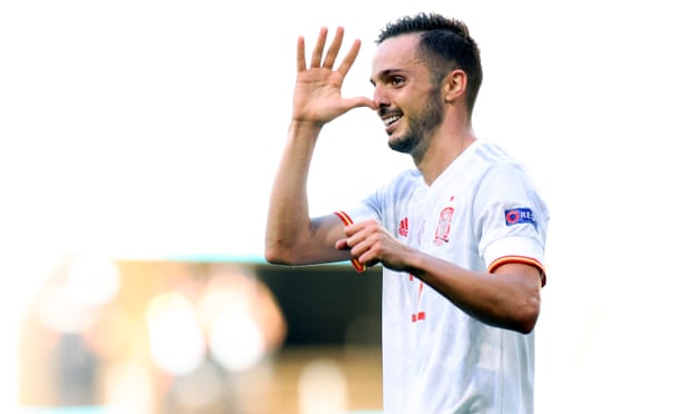 أذان المغرب يرافق تدريبات إنجلترا في قطر تفاعل واسع على تويتر